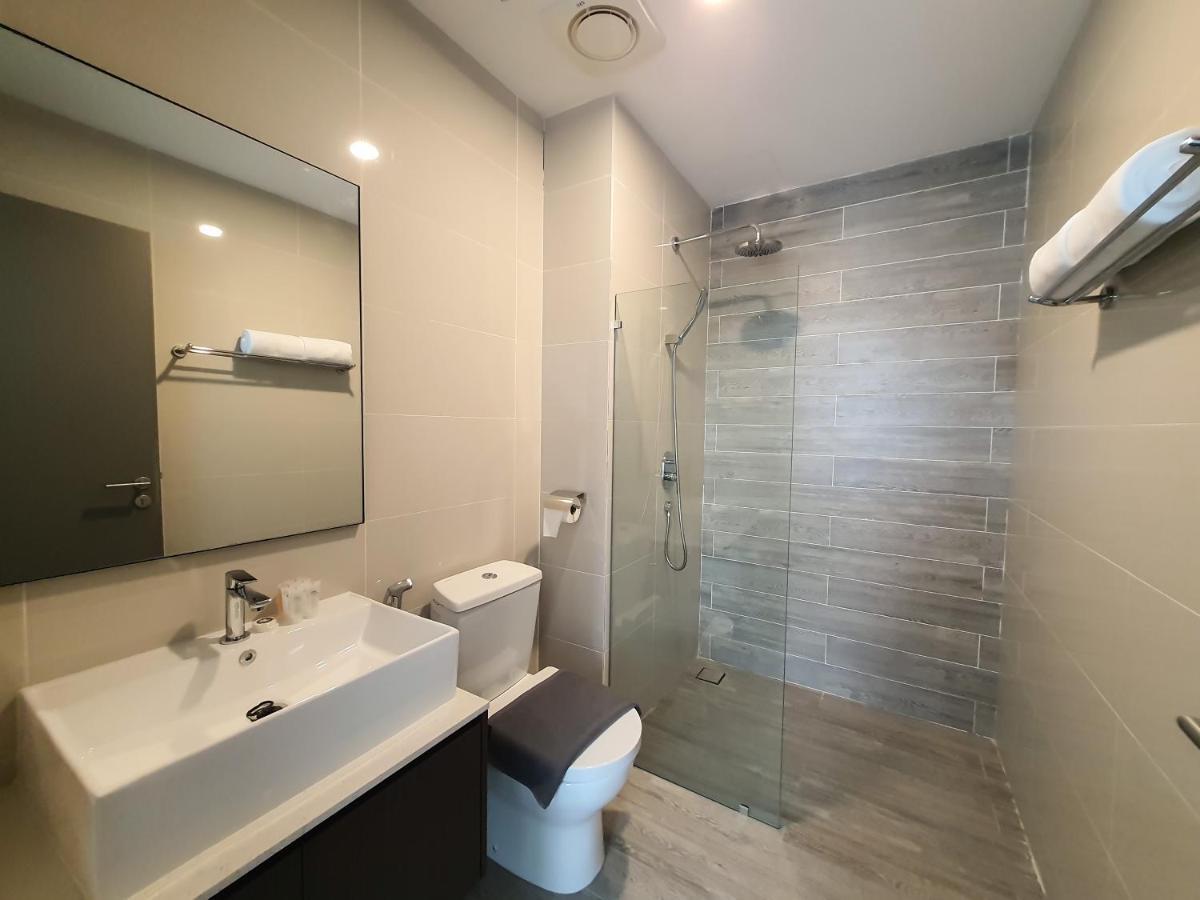 Ramada Suites By Wyndham The Straits ยะโฮร์บาห์รู ภายนอก รูปภาพ