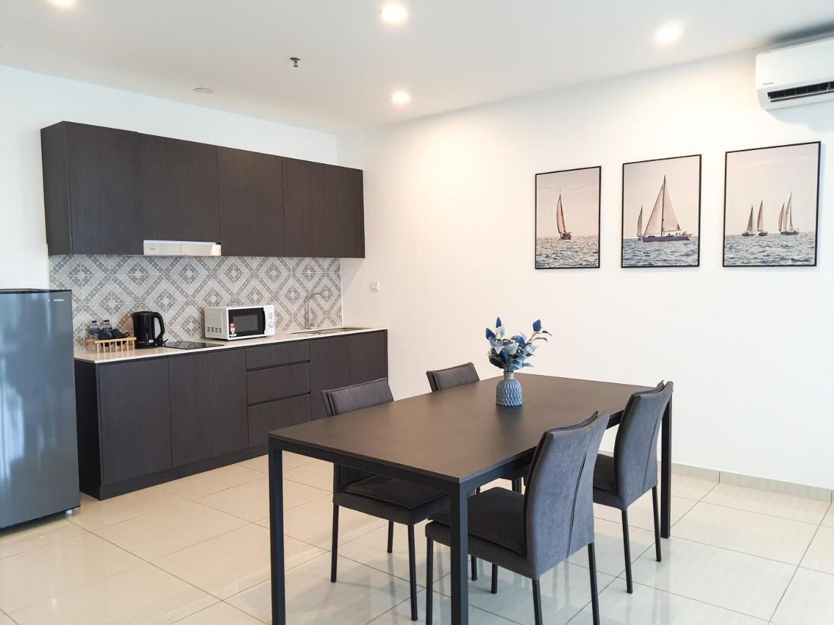 Ramada Suites By Wyndham The Straits ยะโฮร์บาห์รู ภายนอก รูปภาพ