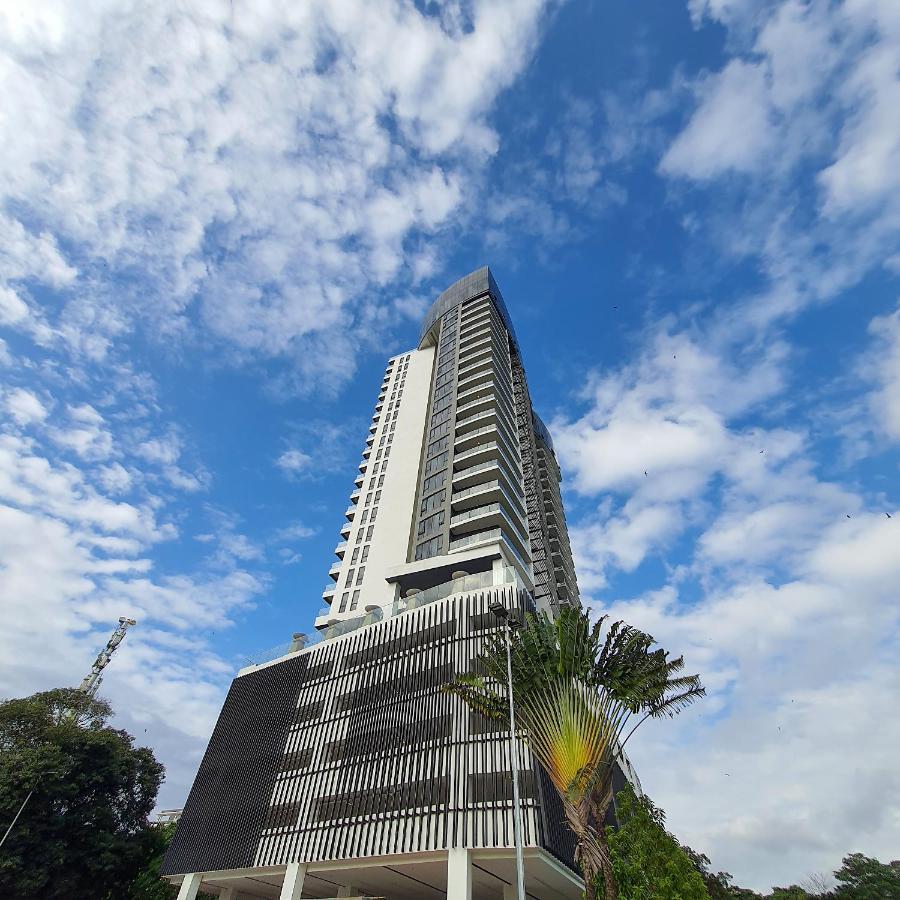 Ramada Suites By Wyndham The Straits ยะโฮร์บาห์รู ภายนอก รูปภาพ