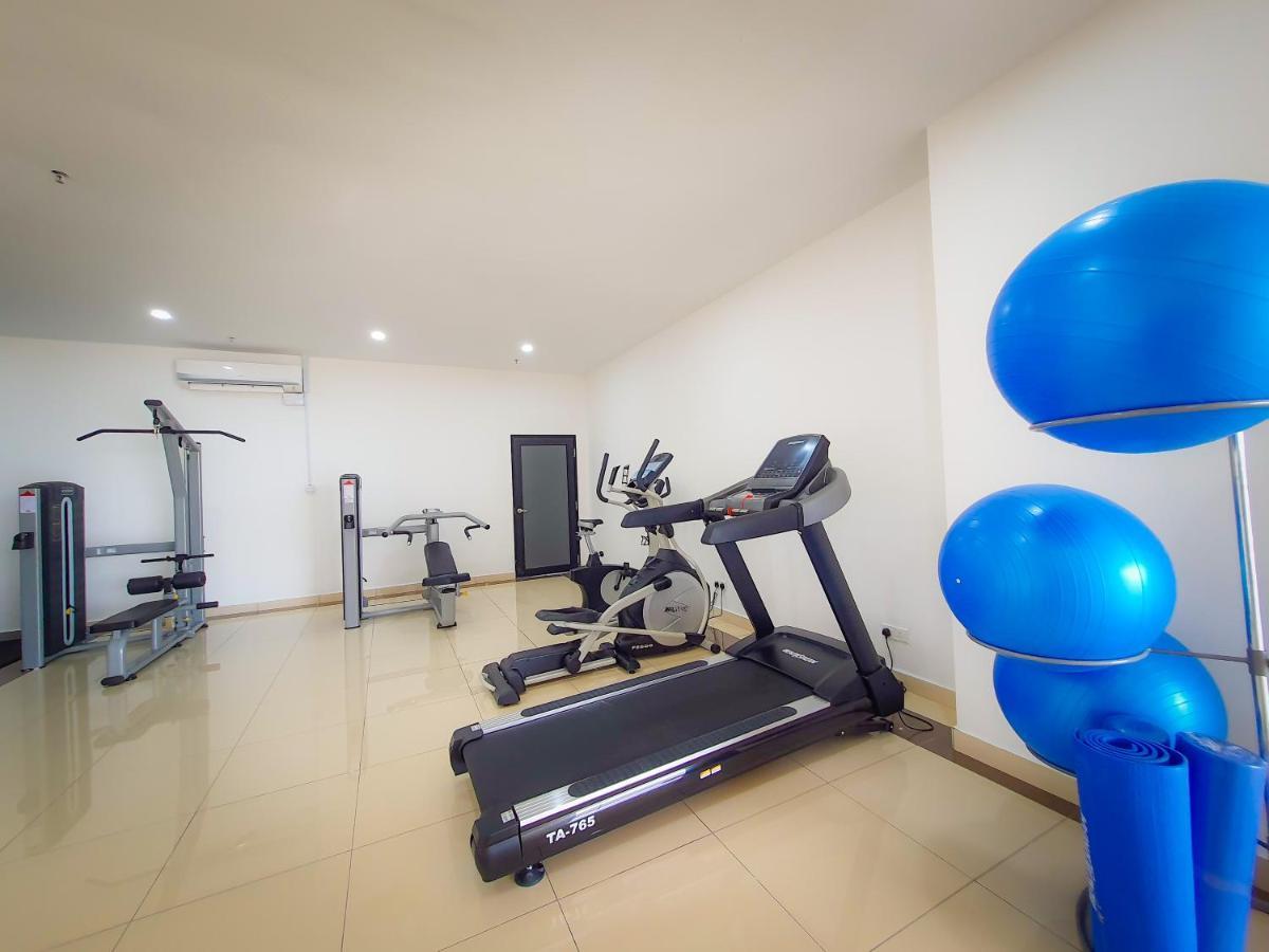 Ramada Suites By Wyndham The Straits ยะโฮร์บาห์รู ภายนอก รูปภาพ
